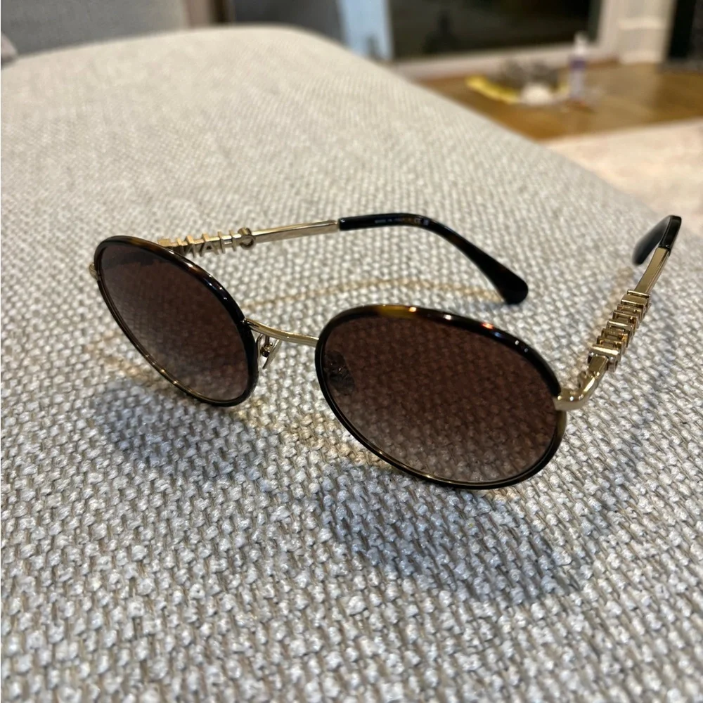 CHANEL Brown and Gold Tortoise Round Sunglasses - Picture 10 of 15